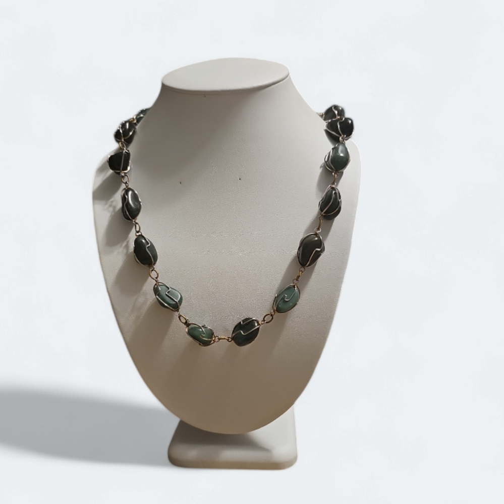 Vinage,Natural Green Aventurine Necklace Gemstone Gold Wire Wrap. - Picture 8 of 8